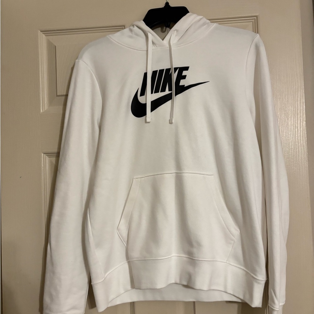 Nike women’s white hoodie sweatshirt new never worn